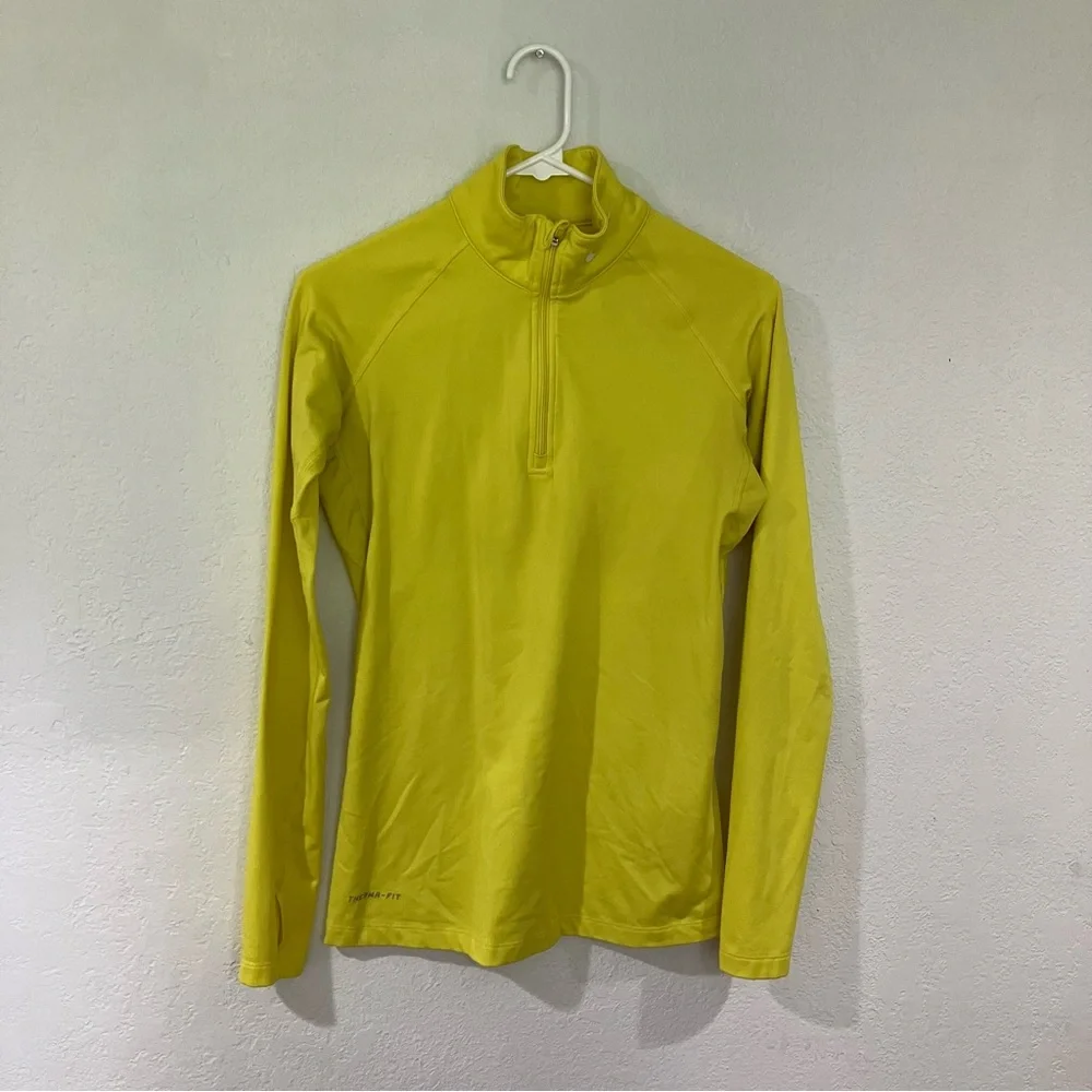 Nike pro combat Women’s Small Yellow pullover long sleeve top running sporty